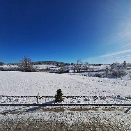 Guesthouse Miha Rakovica Eksteriør bilde