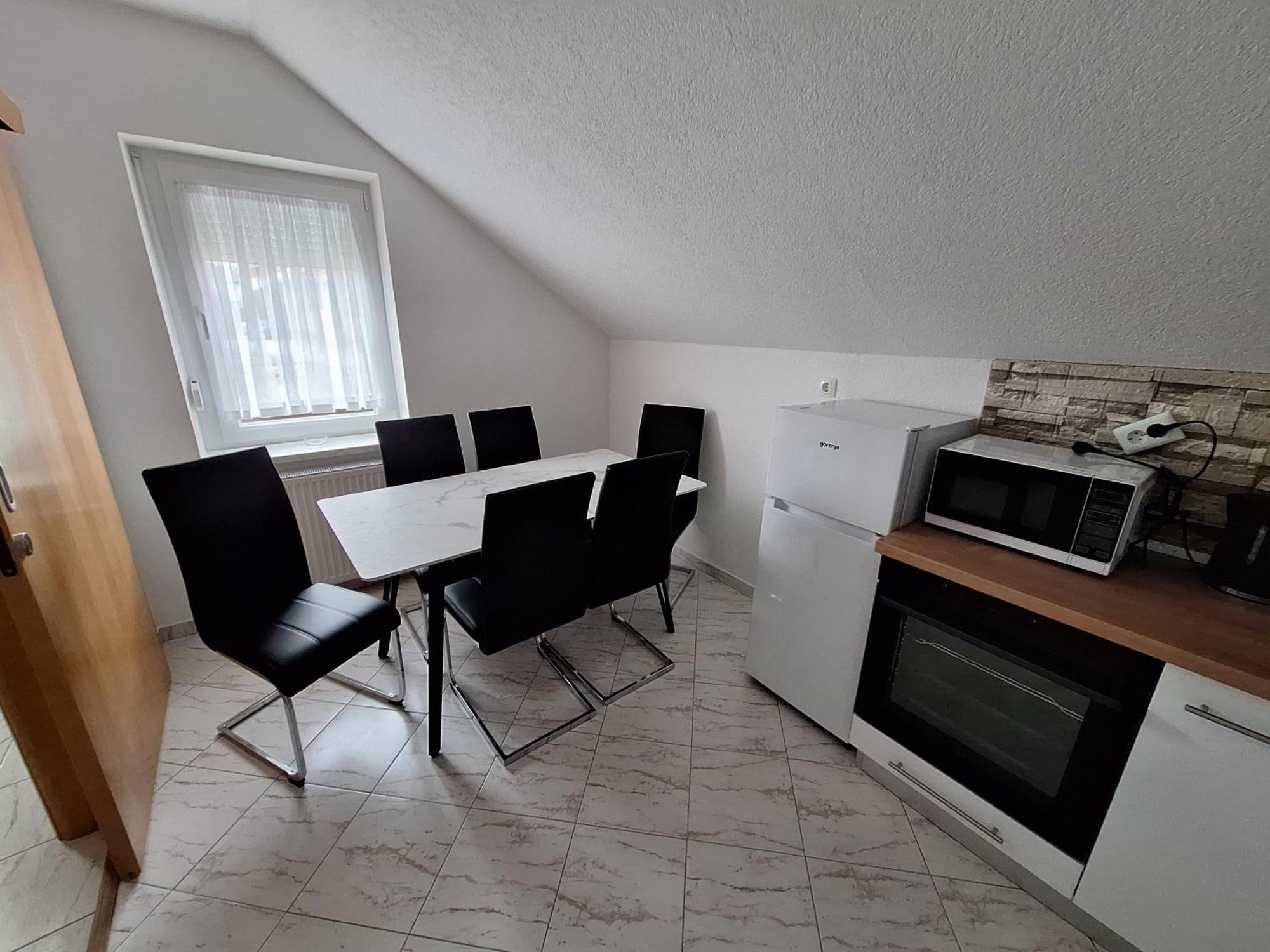 Guesthouse Miha Rakovica Eksteriør bilde